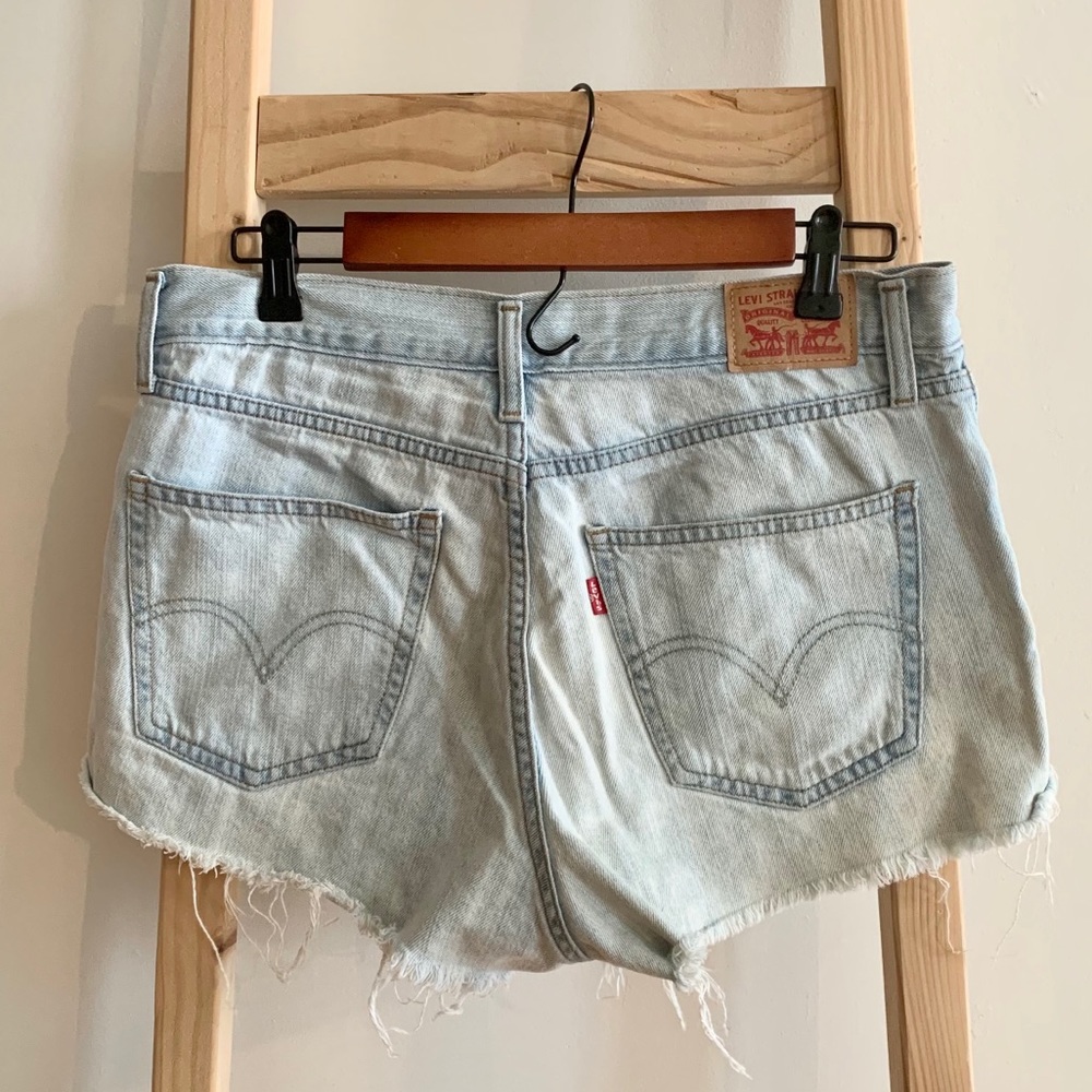 Levi’s Distressed High Rise Shorts - Picture 2 of 2